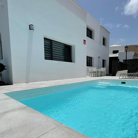 Villa Vulcano Uga Exterior photo